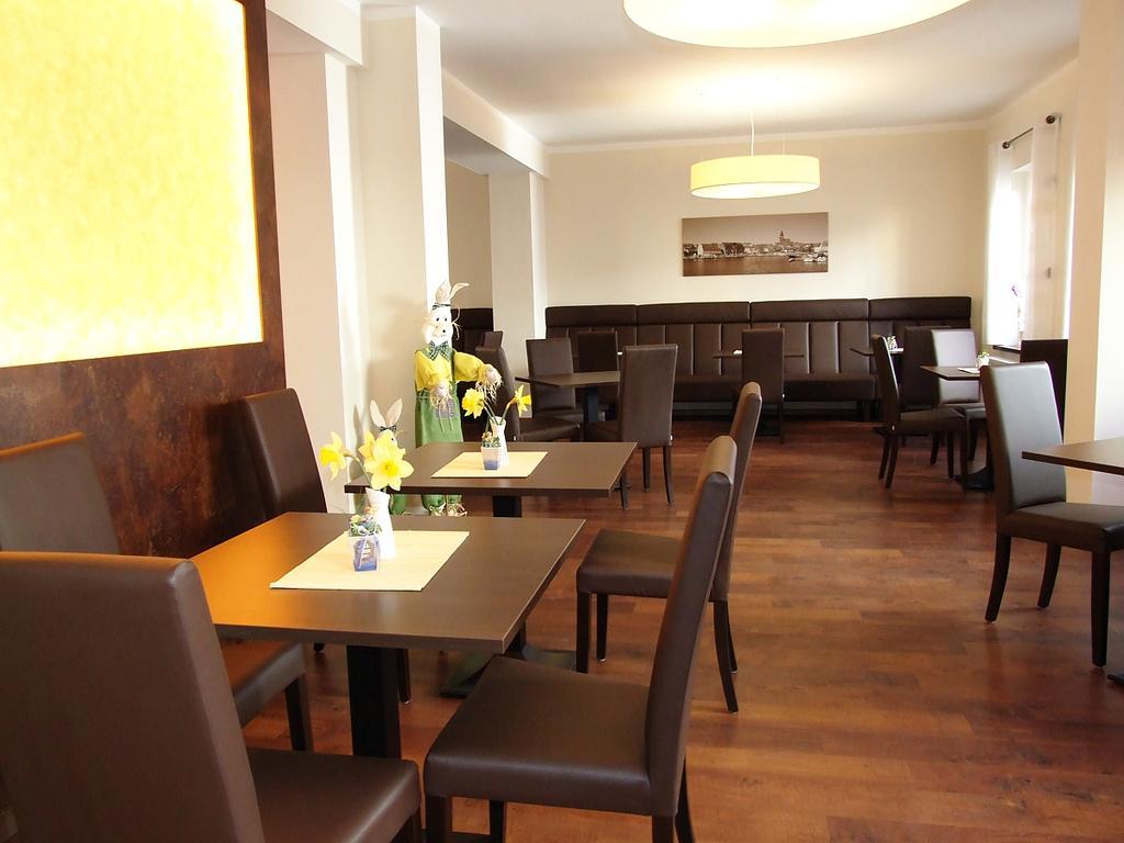 וארן Altstadthotel Goldene Kugel מראה חיצוני תמונה